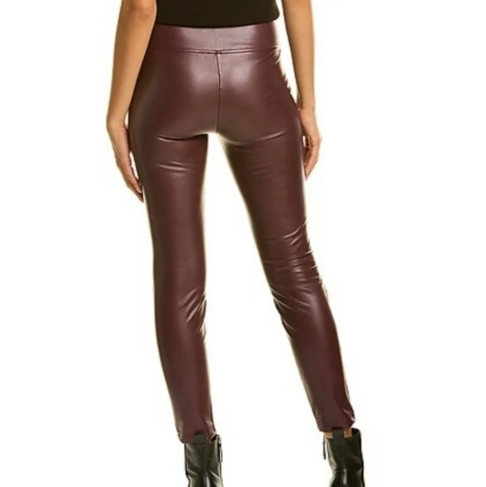 🎉HP🎉Laundry by Shelli Segal Faux Leather Pants